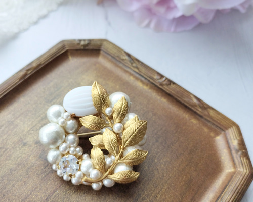 再販》ブローチ 真鍮 ダブルリーフ ヴィンテージ カボション コットン