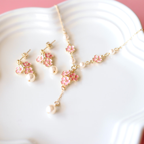 はるはる様　ご購入確認ページ　ハンドメイド　ネックレス　イヤリング 桜のネックレスとピアスorイヤリングのセット 春 入学式 入園式
