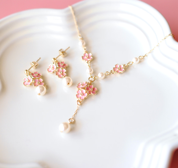 桜のネックレスとピアスorイヤリングのセット 春  大人フォーマル2024 桜ハンドメイド2024 入園式 4枚目の画像