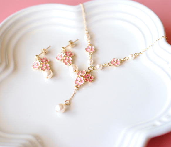 桜のネックレスとピアスorイヤリングのセット 春  大人フォーマル2024 桜ハンドメイド2024 入園式 1枚目の画像