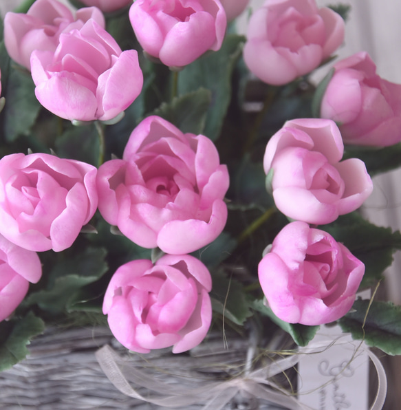 ◆粘土のお花◆　ピンクのミニ薔薇　グレーバスケット　B784 9枚目の画像