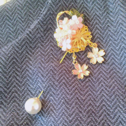 桜パールのブローチ・スティックピン・ヘアバトン・花びらひらり 8枚目の画像