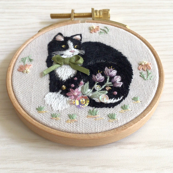 ネコ　クロネコ　手刺繍　ビーズ　フレーム　ししゅう　木苺　ギフト　うちの子 8枚目の画像