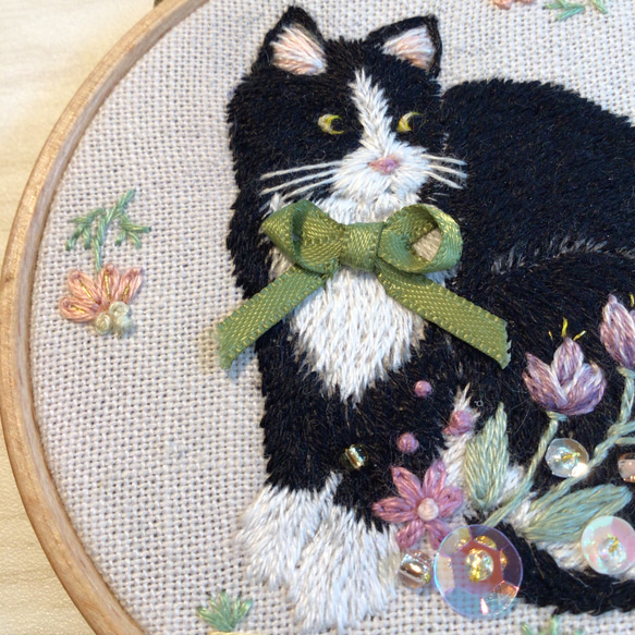 ネコ　クロネコ　手刺繍　ビーズ　フレーム　ししゅう　木苺　ギフト　うちの子 3枚目の画像