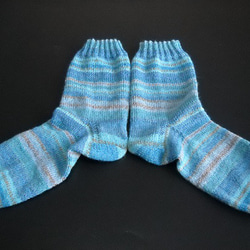 手編みの靴下　コットンと竹繊維を含んだ糸で編んだ靴下（男性用a） 2枚目の画像