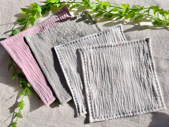 relax&floating＊1枚ぽこぽこダブルガーゼ小さなハンカチ＊縁取り刺繍