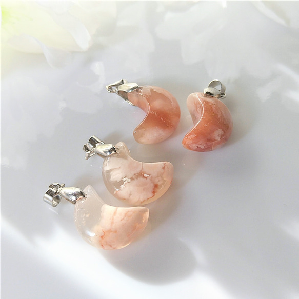 桜瑪瑙（チェリーブロッサム） 月型　１個　天然石ペンダントトップ　バチカン付き　バックチャームやストラップにも 9枚目の画像