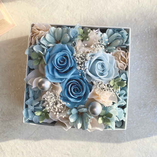 プリザーブドフラワーアレンジメント 青と白 プリザーブドフラワー ボックスフラワーアレンジメント ブルー