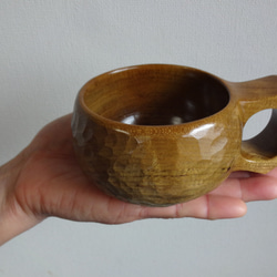 用三倉島產的金桑樹雕刻而成的咖啡杯 第2張的照片