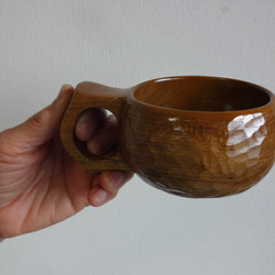用三倉島產的金桑樹雕刻而成的咖啡杯 第3張的照片