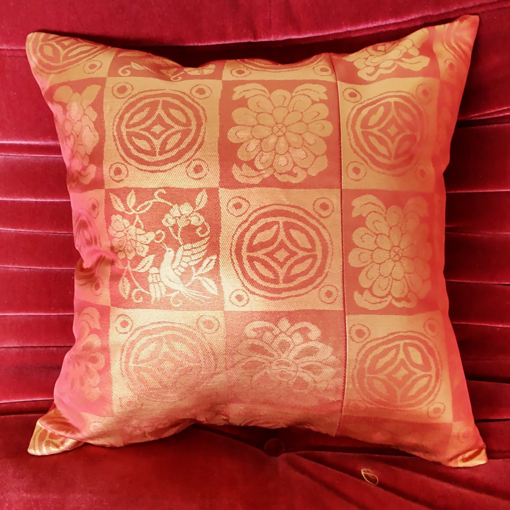 幾何学模様の帯クッションカバー