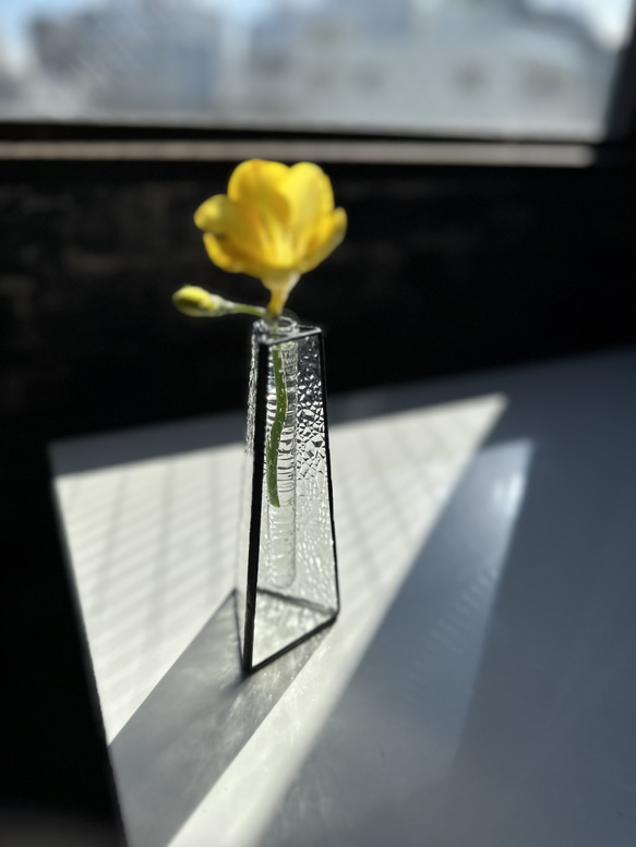 【昭和ガラスと試験管の　一輪挿し 　中】　フラワーベース　花瓶　花器　レトロ　アロマスティック 3枚目の画像