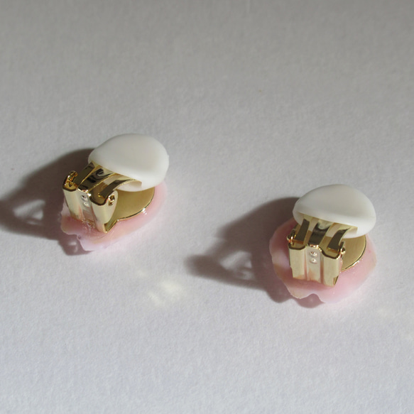 【金具変更可】桜の花びらピアス・クリップイヤリング 4枚目の画像