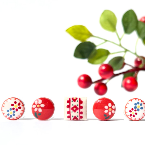 赤 刺繍 北欧 ほっこり 大人可愛い 上品 シンプル 陶器 美濃焼 タイル