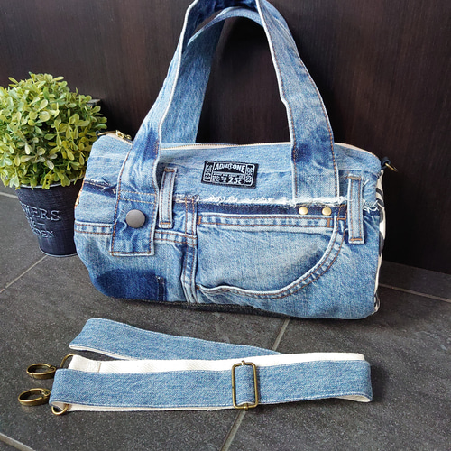 698 ANCO ANCO　大きめデニムリメイクバックハンドメイド No.193【DENIM✖️ドラム缶型BAG❤️】デニムリメイクショルダー