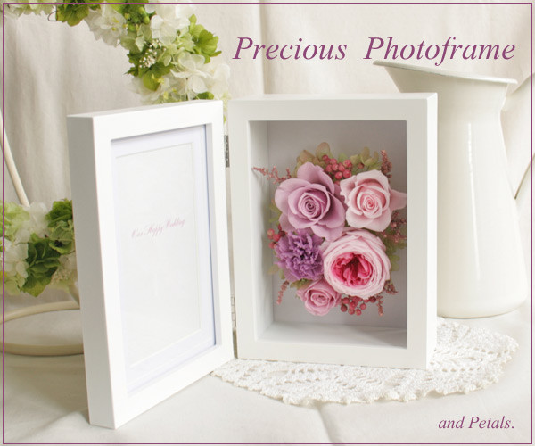 モーヴカラーのフォトフレームアレンジメント　母の日ギフト　敬老の日ギフト　結婚式の両親贈呈品に　F001 7,500円