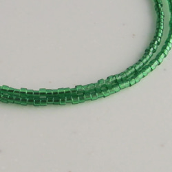 Raindrops クリア × グリーン 小粒なしずく ガラスビーズネックレス 緑 6枚目の画像