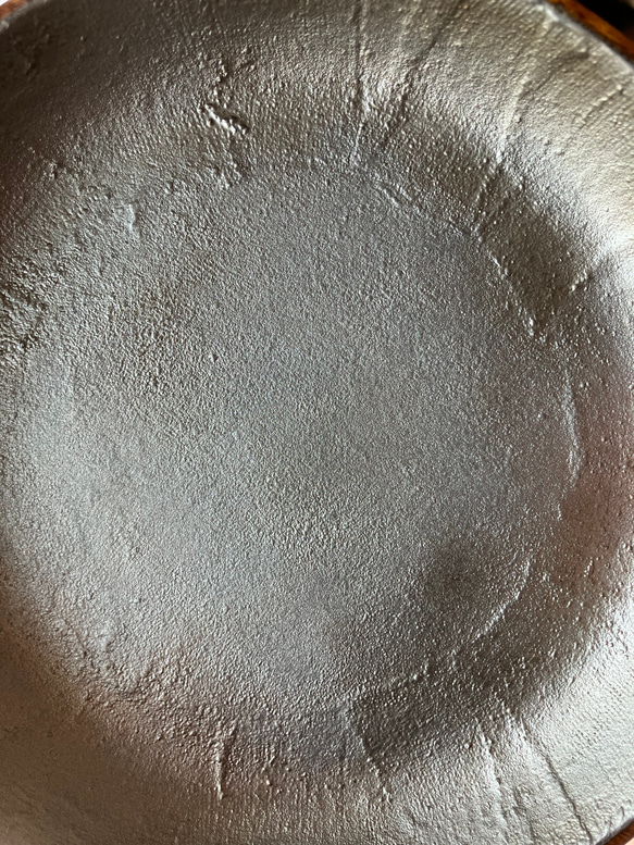 お月様のような うるし塗りの取り皿  国産樺材  直径約17cm　布目塗り 5枚目の画像