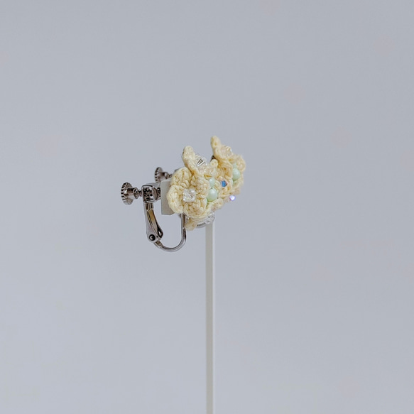 【菜の花】手編みのピアス/イヤリング　スワロフスキーのクリスタル&パール 9枚目の画像