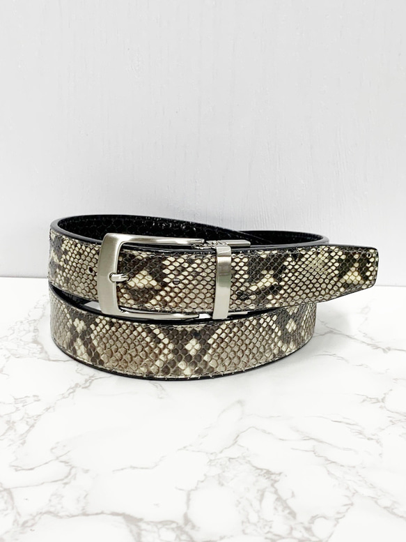 日本製　パイソン　３３㎜巾　上質　リバーシブルベルト　ダイヤモンドパイソン　蛇革　エキゾチックレザー　 2枚目の画像