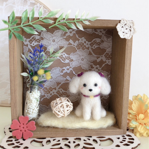 羊毛フェルト トイプードルin wood box。 羊毛フェルト hiromisaku 
