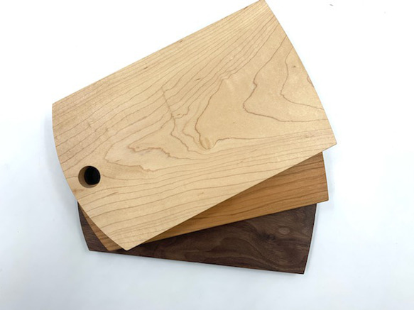 3種類から選べる カッティングボード　- 木製 撥水 ウォールナット オーク カッティングボード 木 一枚板 丸 パン 1枚目の画像