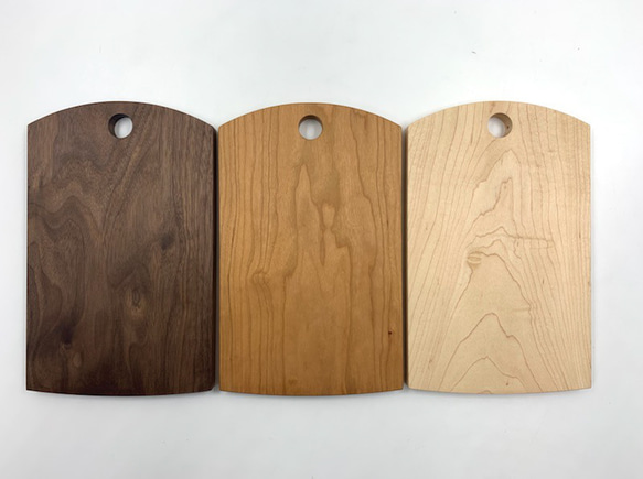 3種類から選べる カッティングボード　- 木製 撥水 ウォールナット オーク カッティングボード 木 一枚板 丸 パン 3枚目の画像