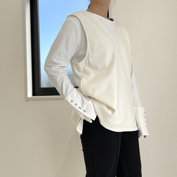 【春～秋まで着れる】冷感素材 コットン100% 袖ボタンロングTシャツ 2枚目の画像