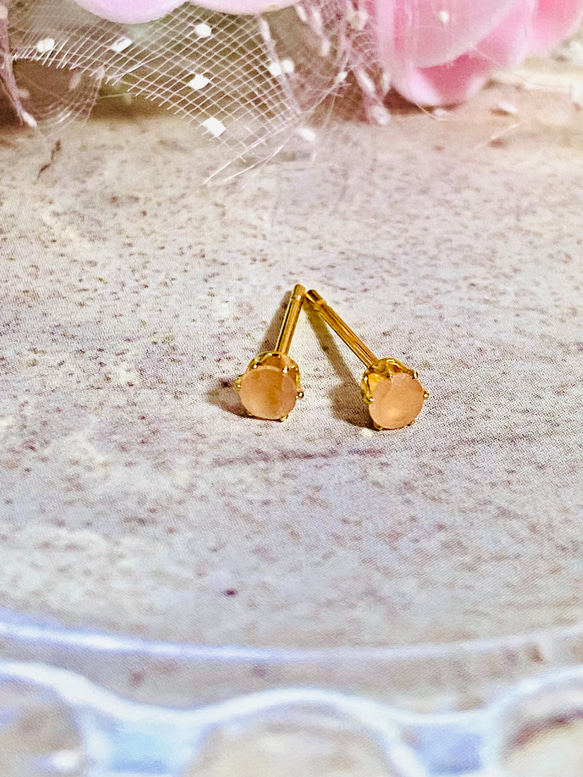 ♡小さなピアス♡薔薇色の未来インカローズ最上級❇︎女性のお守り❤️3mm❇︎4mmオフィス❇︎デイリー❇︎人気 5枚目の画像