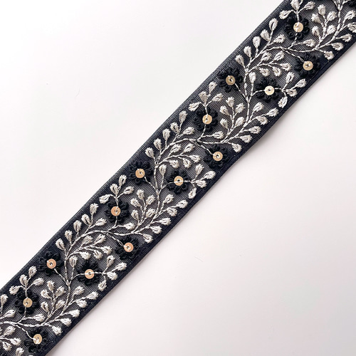 179 【 幅：4cm 】 インド刺繍リボン ブラック チュール