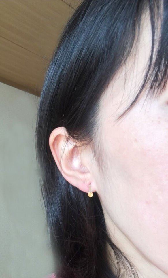 小さな満月◇厚みのある溶接無し純金ピアス◇K24 Pure Gold Full Moon◇純金ピアス/ホック・クリップ◇ 5枚目の画像