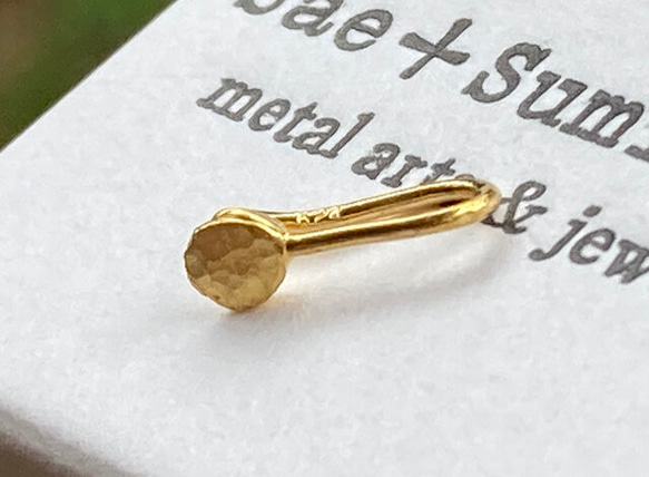 小さな満月◇厚みのある溶接無し純金ピアス◇K24 Pure Gold Full Moon◇純金ピアス/ホック・クリップ◇ 1枚目の画像