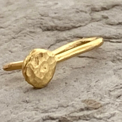 小さな満月◇厚みのある溶接無し純金ピアス◇K24 Pure Gold Full Moon◇純金ピアス/ホック・クリップ◇ 2枚目の画像