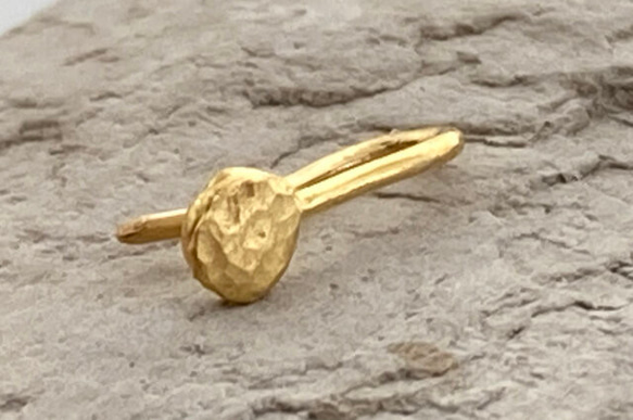 小さな満月◇厚みのある溶接無し純金ピアス◇K24 Pure Gold Full Moon◇純金ピアス/ホック・クリップ◇ 2枚目の画像
