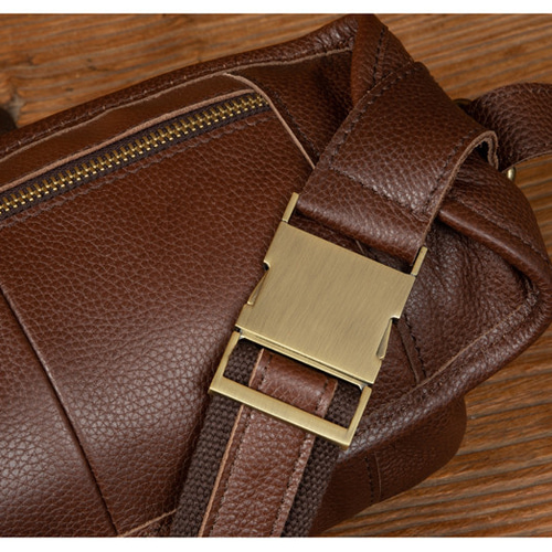 植物タンニン鞣し牛革ボディバッグ ポケットが多いです本革ウエスト