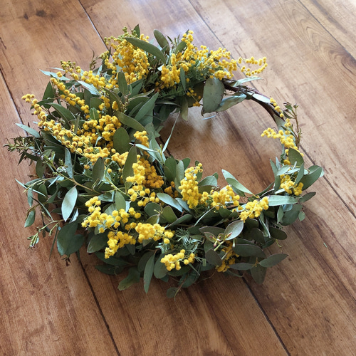 ミモザ＆ユーカリグ二 ムーンリース ⑥ 23cm ボリューム 三日月リース  