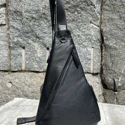 ＜20%OFFSALE＞軽量！さんかくボディバッグ大（本革） BLACK 6枚目の画像
