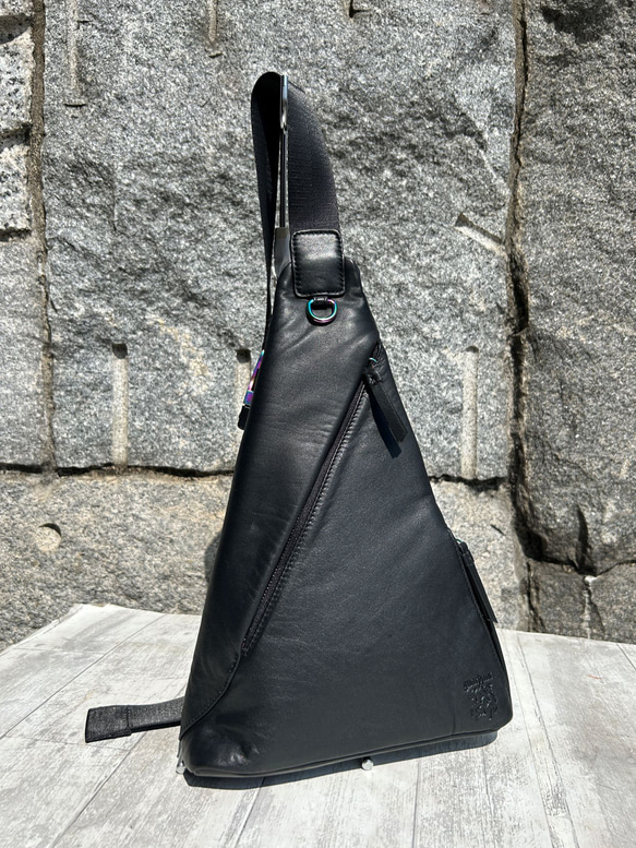 ＜20%OFFSALE＞軽量！さんかくボディバッグ大（本革） BLACK 6枚目の画像