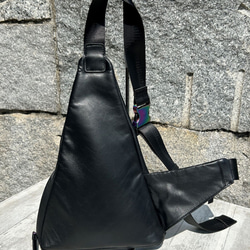 ＜20%OFFSALE＞軽量！さんかくボディバッグ大（本革） BLACK 11枚目の画像
