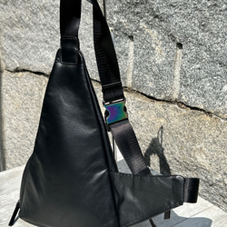 ＜20%OFFSALE＞軽量！さんかくボディバッグ大（本革） BLACK 12枚目の画像