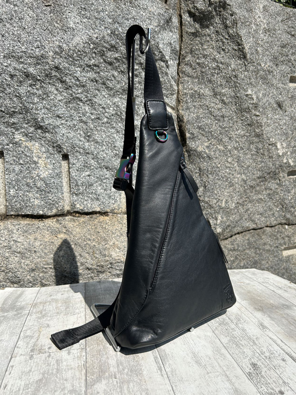 ＜20%OFFSALE＞軽量！さんかくボディバッグ大（本革） BLACK 7枚目の画像