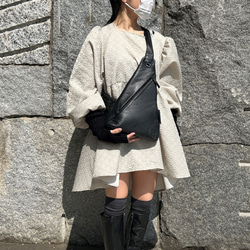 ＜20%OFFSALE＞軽量！さんかくボディバッグ大（本革） BLACK 5枚目の画像