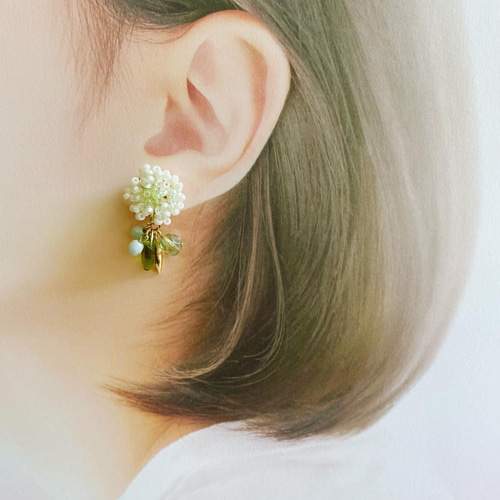シロツメクサ」春フラワーピアス/イヤリング ピアス（スタッド