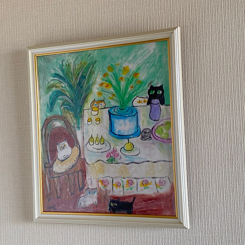 絵画 。壁掛け絵原画手描き【部屋の中で花瓶を片付ける少女と