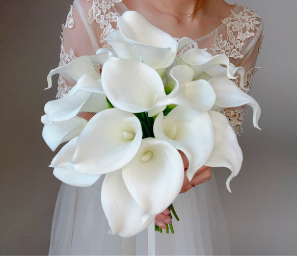ウエディングブーケ 白 造花 カラー おしゃれ きれいめ ブライダルブーケ ブートニア 3枚目の画像