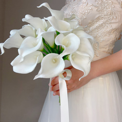 ウエディングブーケ 白 造花 カラー おしゃれ きれいめ ブライダルブーケ ブートニア 6枚目の画像