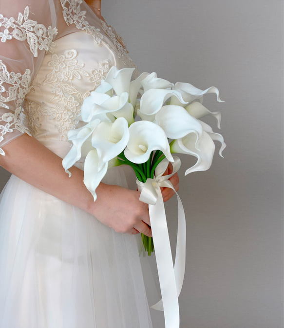 ウエディングブーケ 白 造花 カラー おしゃれ きれいめ ブライダルブーケ ブートニア 10枚目の画像