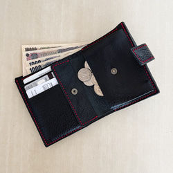 カードがたくさん入る折り財布　二つ折り財布　シュリンクレザー　黒の財布　柔らかい革 5枚目の画像