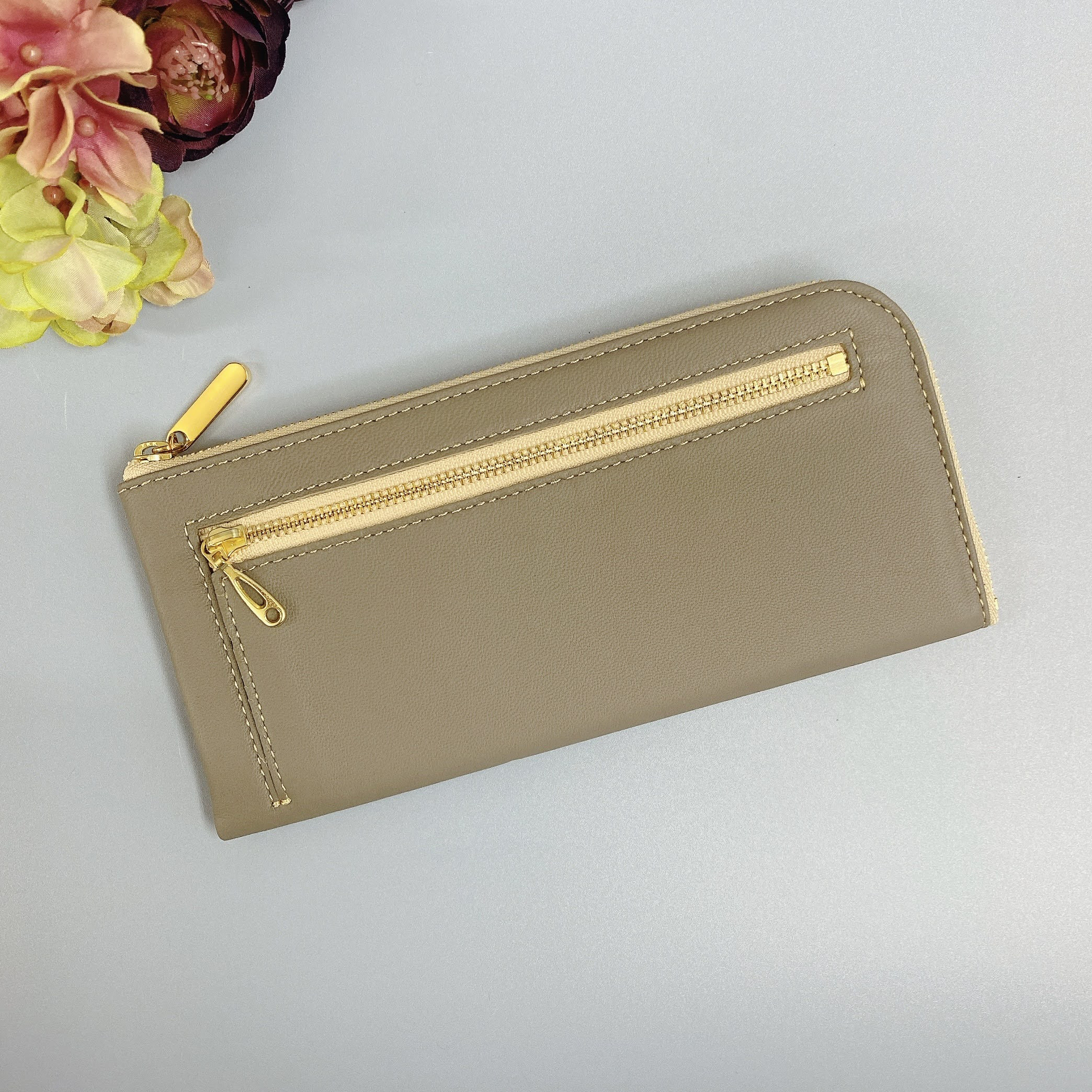 薄くて軽くて大容量なL字長財布 14枚カードポケット　ラム革 グレー 日本製