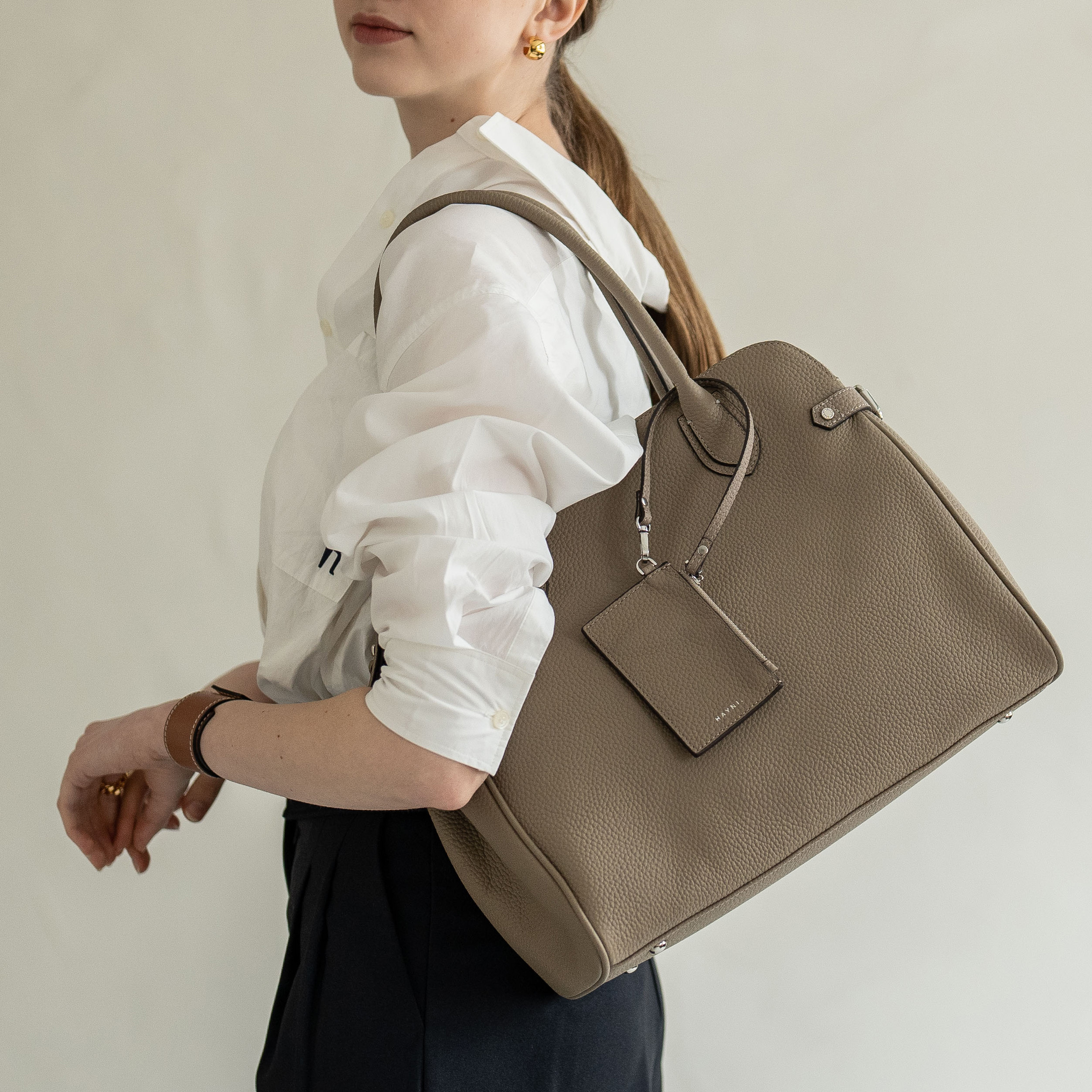 ★美品★DIANA イントレチャート　A4収納　ゴールド金具 本革　トートバッグ